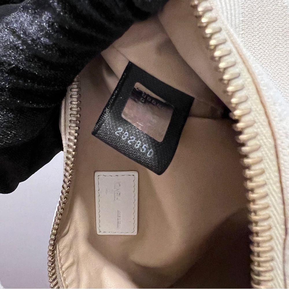 Authentic🤍Vintage FENDI hobo bag.White - Picture 9 of 11